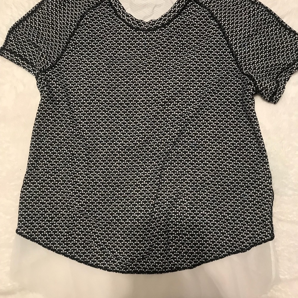 Brand new black/white patterned lululemon shirt